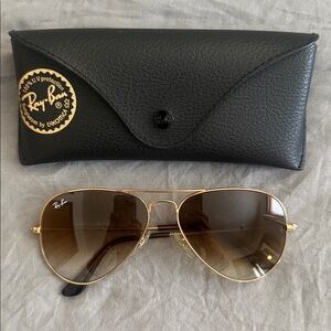 Ray-Ban Classic Aviator Sunglasses